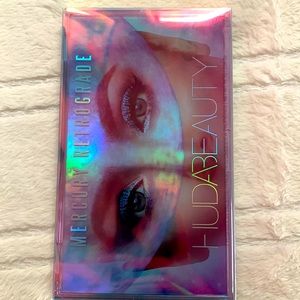 HUDA BEAUTY Mercury Retrograde Eyeshadow Palette